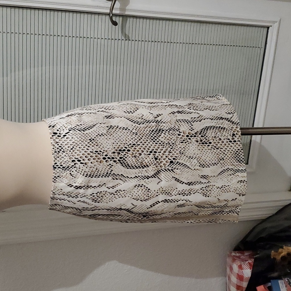 White House Black Market Skirt